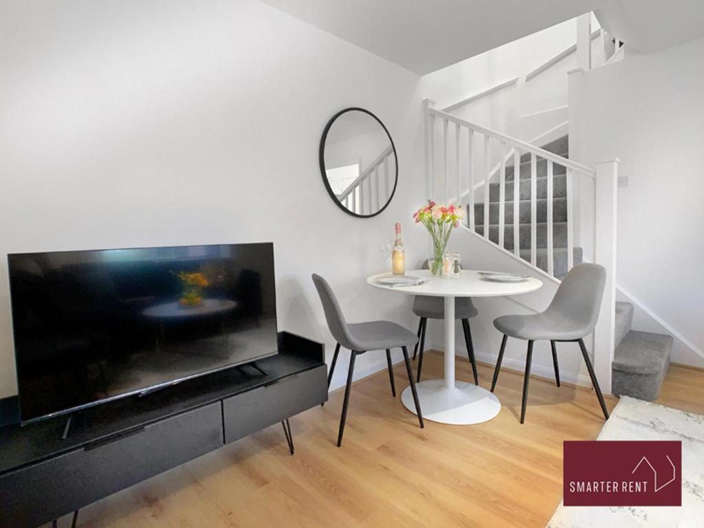 Wokingham - 2 Bed Modern House - Parking Apartment Exterior foto